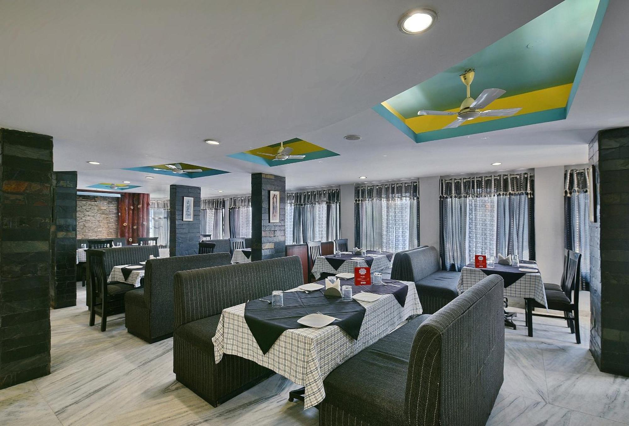 Collection O Diamond And Residences Индаур Экстерьер фото